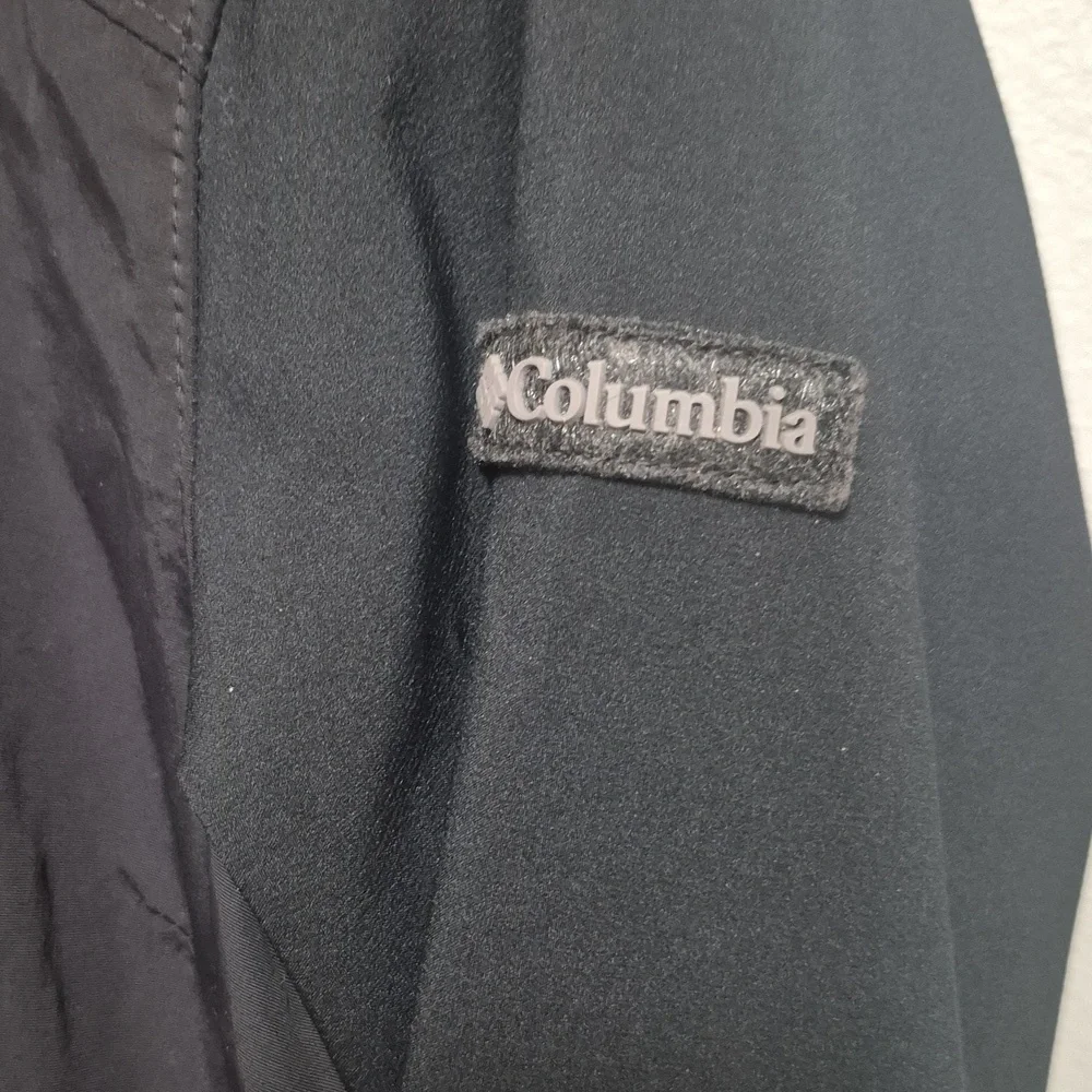 Columbia Women’s Black Weatherproof Lightweight Snap Front Mesh Lined Jacket - Picture 3 of 8